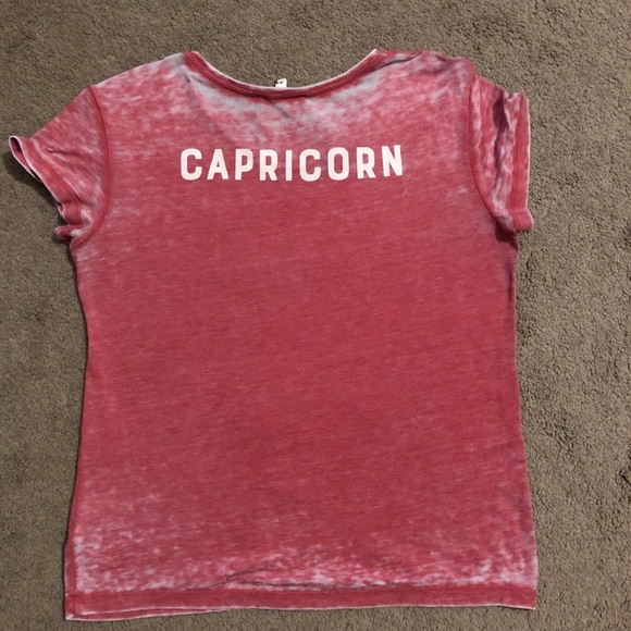 Express Capricorn ♑️ tee - Picture 3 of 3